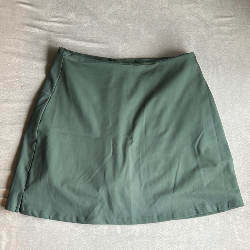 Girlfriend Collective skort, size Large, green, EUC